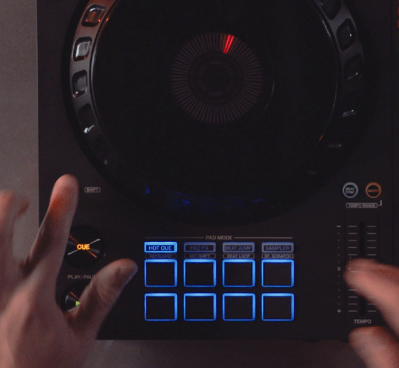 Pioneer DJ 推出DDJ-FLX6 控制器，行业标准终于打起了直播的主意 
