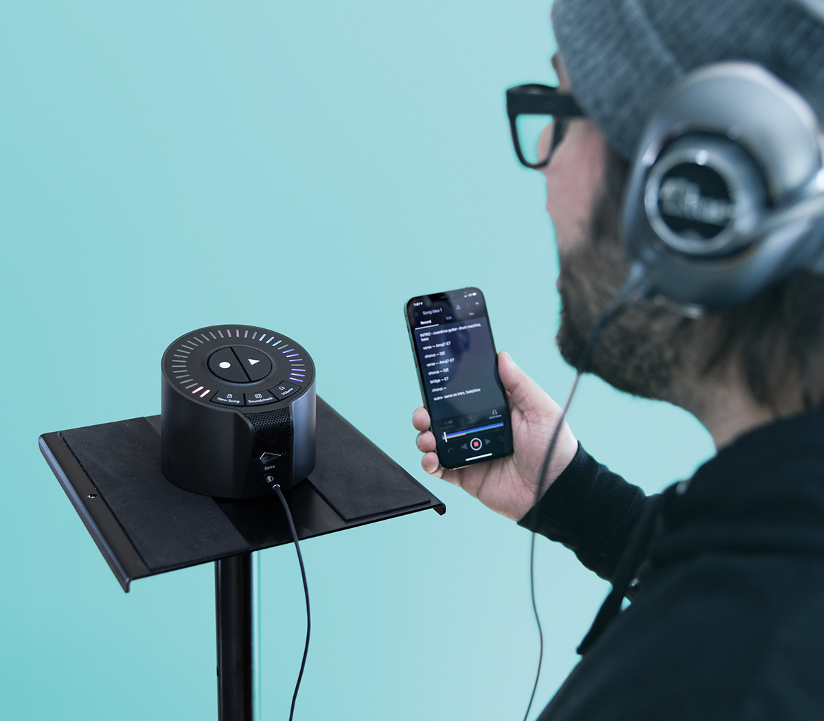 iZotope 推出第二代的便携智能录音、混音和协作设备Spire Studio